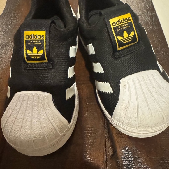 Adidas Kids Superstar Black White Gold Sneakers - Picture 6 of 6